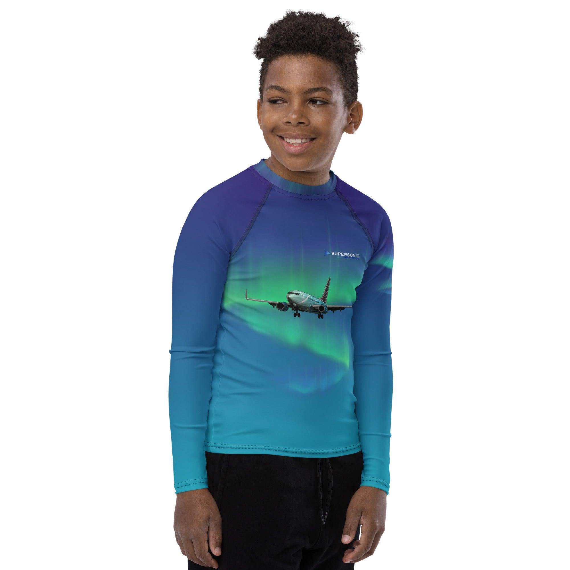 Aviation SCHWIMM- UND SONNENSCHUTZSHIRT FÜR JUGENDLICHE UNISEX "POLAR LIGHTS“ AOP ALL OVER PRINT für Piloten, Crews, Kinder & Planespotter made by SUPERSONIC aero 4U